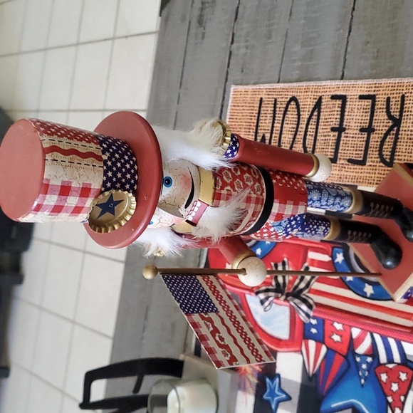 Holiday Inspirations 4th of July Nutcracker - Picture 5 of 7